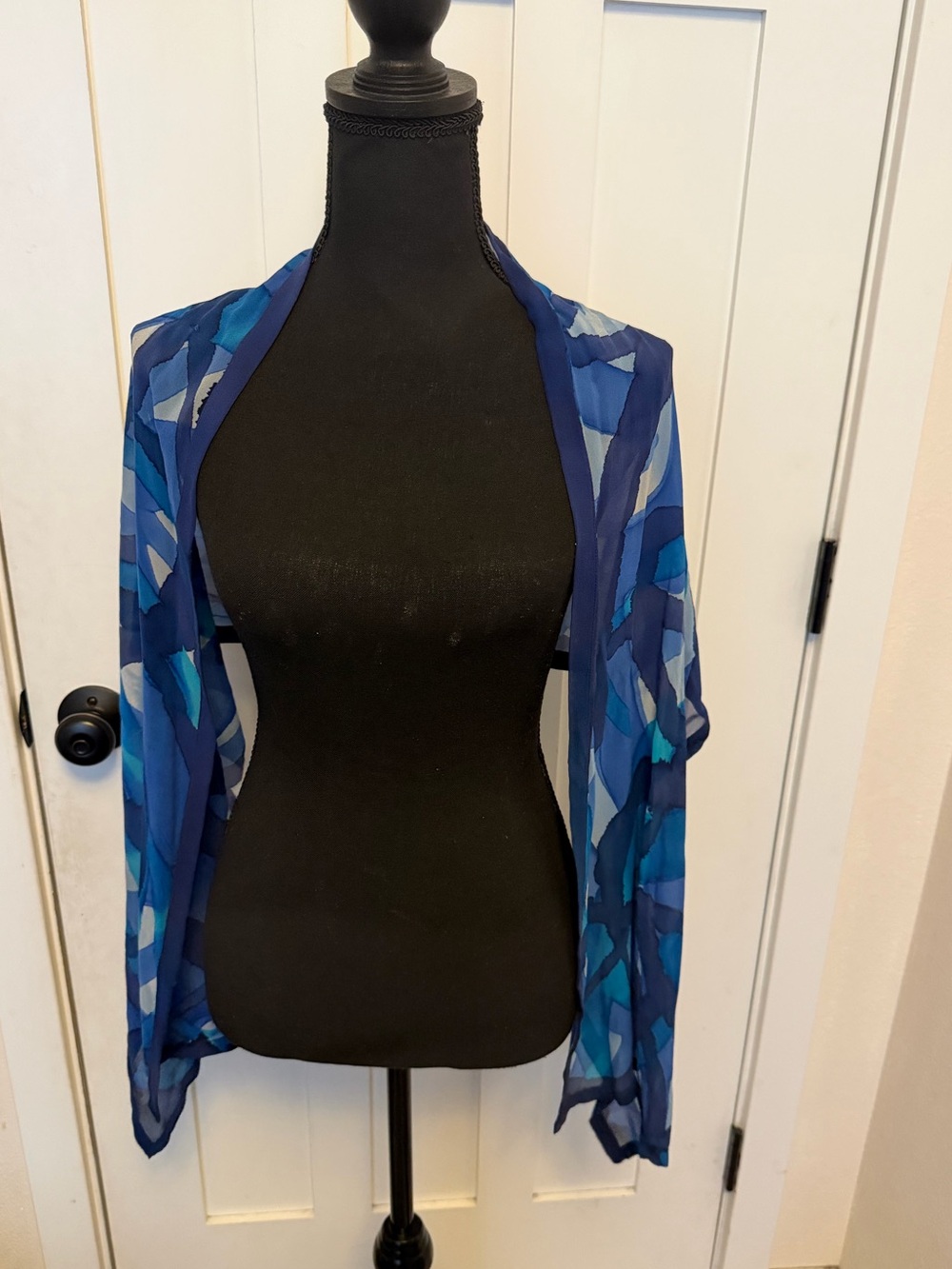 vibrant, 100% silk scarf shawl abstract mosaic pattern artsy blue & teal - Picture 3 of 6